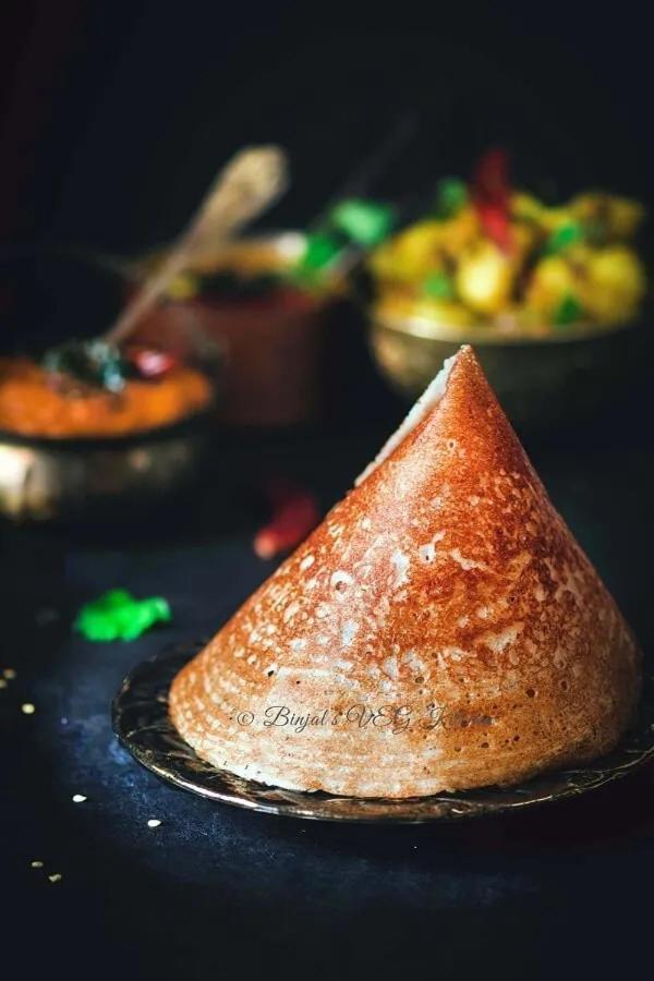Dubai Hotel & Restaurant Кумараком Екстериор снимка